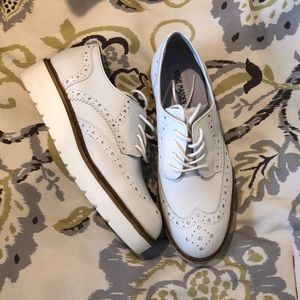 Steve Madden white platform saddle shoes